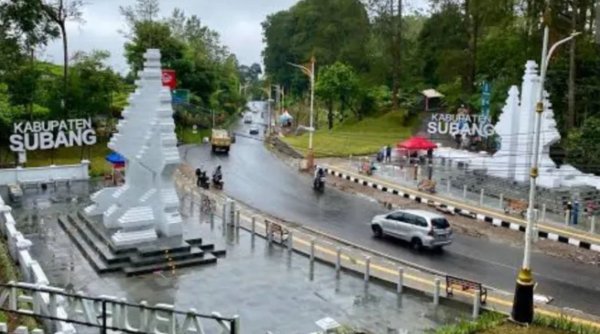Mengenal Gapura Mendak Waluya di Perbatasan Subang-Bandung Barat