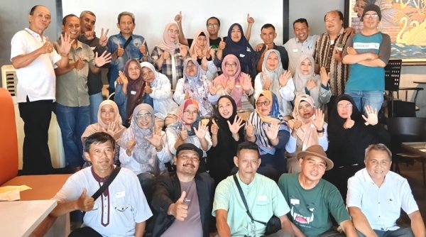 Edi Sukamto Nahkodai IKA SMAN 6 Cirebon 1994