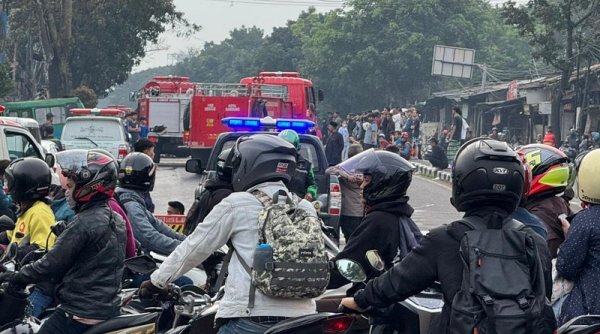 Kebakaran Hebat di Soekarno-Hatta, Akses Jalan Ditutup