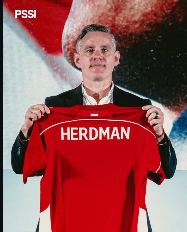 Herdman Siapkan Revolusi Lini Belakang, Trio Bek Timnas Indonesia Berpotensi Berubah di FIFA Series 2026
