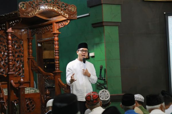 Kang DS, "Ud’uni astajib lakum!"