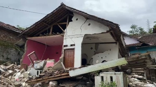 Pemkab Sukabumi Siapkan Bantuan Uang Sewa Rumah Korban Pergerakan Tanah Bantargadung