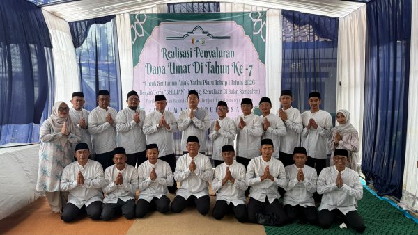 Pemdes Biru Salurkan Dana Umat untuk 300 Anak Yatim di Ramadan 1447 H