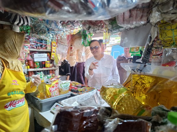 Jelang Lebaran, Disperdagin dan Satgas Pangan Cek Harga Pangan di Pasar Sehat Soreang