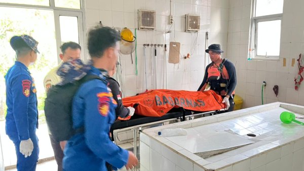 Seorang Remaja Tewas Terseret Ombak Pantai Karangnaya Sukabumi