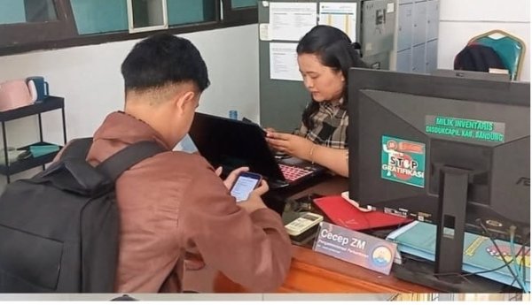 Libur Terakhir Lebaran, Disdukcapil Bandung Tetap Layani Warga
