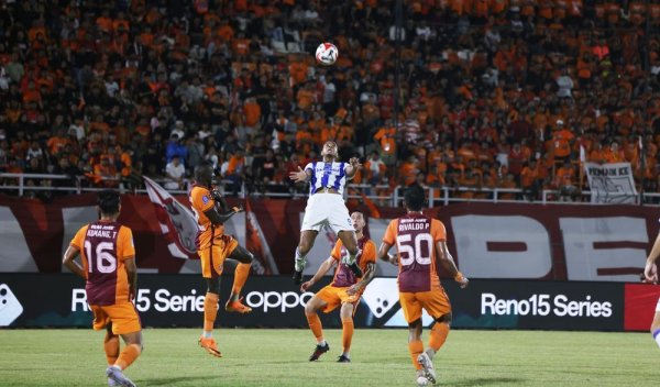 Persib vs Borneo FC Berakhir 1-1, Gol Adam Alis Dibalas Penalti Peralta