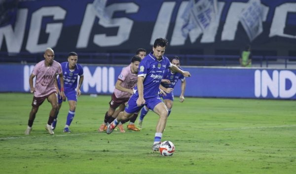 Persib Bungkam Persik 3-0, Maung Bandung Kokoh di Puncak Klasemen