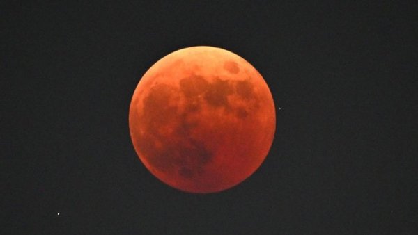Puncak Gerhana Bulan Total 3 Maret 2026, Bulan “Merah Tembaga” Hiasi Langit Indonesia