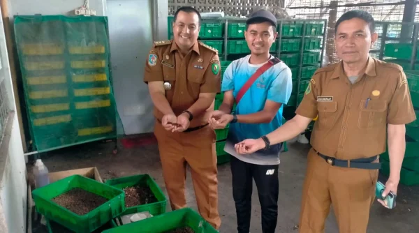 Camat Prabowo Tekankan Keberhasilan Desa Padamukti Kelola Sampah di TPS3R Menular ke Desa Lain