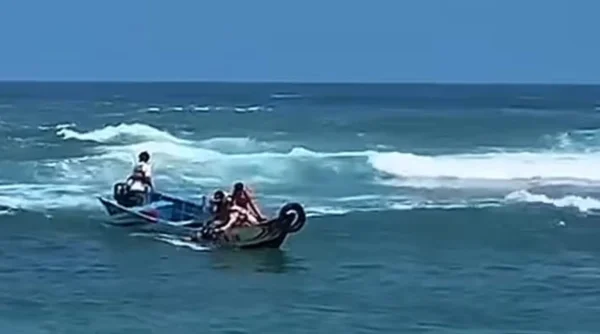 Insiden di Pantai Sundak, 2 Wisatawan Terseret Ombak Berhasil Diselamatkan