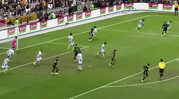 Beckam Dikartu Kuning, Persib Nyaris Kecolongan!