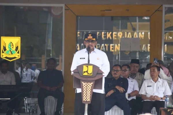 Bupati Minta Dinas PU Responsif Terhadap Kritik Kondisi Jalan Sukabumi
