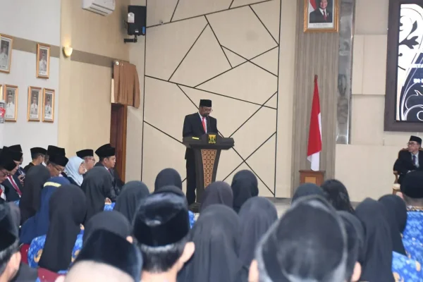 Bupati Sukabumi Minta ASN Respons Kritik Warga dengan Santun