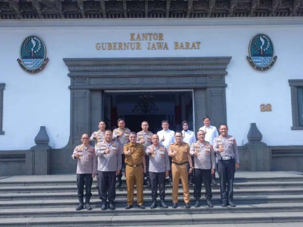 Silaturahmi Kapolda Jabar di Gedung Sate Bahas Stabilitas Keamanan