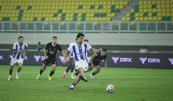 Persib Bangkit, Tahan Imbang Dewa United 2-2