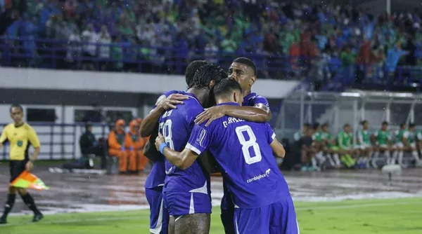 Drama GBLA! Persib Menang Tipis, Jarak dengan Borneo Makin Jauh