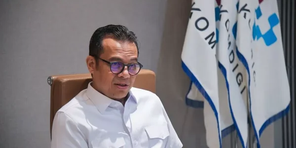 Pemerintah Dorong Tata Kelola AI, Manusia Jadi Pengendali Utama