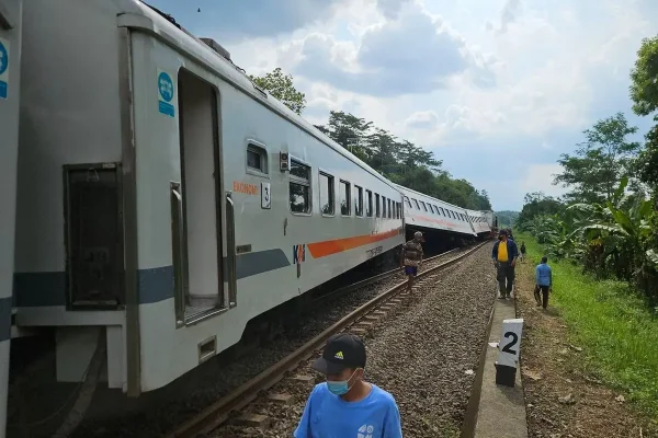 Perjalanan KA Lintas Selatan Jawa Kembali Normal Pascaanjloknya Bangunkarta