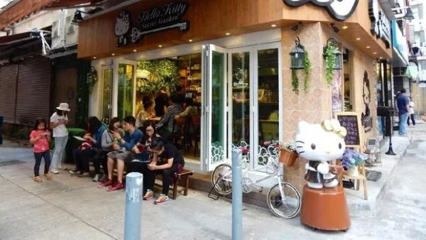 Eksplorasi Wisata Keluarga Ayudia di Hong Kong