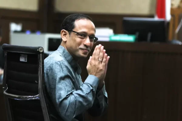 Gelang Detektor Masih Terpasang, Nadiem Makarim Jalani Sidang Korupsi