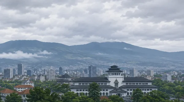 Bandung Raya Diselimuti Cuaca Berawan