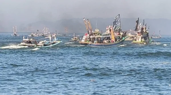 Larung Sesaji Petik Laut Jadi Momen Syukur yang Menyatukan Masyarakat