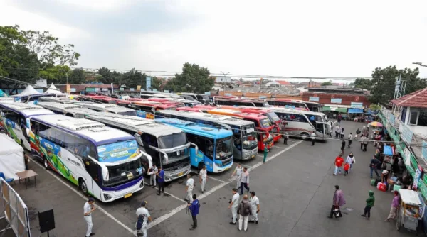 Penataan Terminal Cicaheum Dimulai, Farhan Rangkul Pedagang dan Sopir Angkot