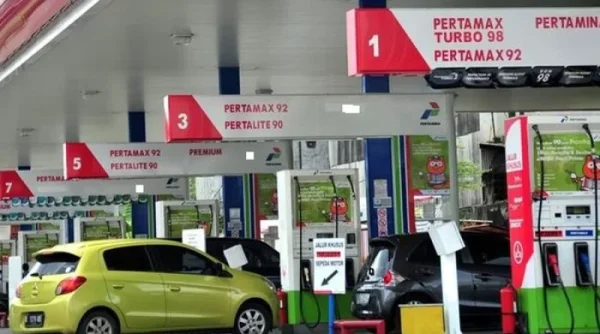 Harga Pertamax Resmi Naik Jadi Rp16.250 per Liter