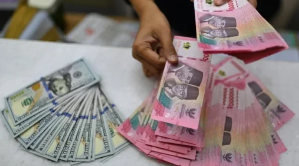 Rupiah Melemah ke Rp17.997, IHSG Dibuka Menguat