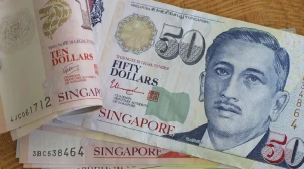 Rupiah Melemah, Tembus 14.000 per Dolar Singapura