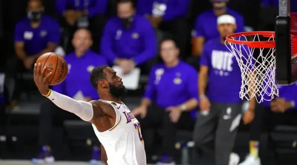 LeBron James Resmi Gabung Philadelphia 76ers