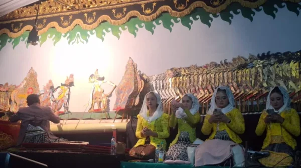 Harmoni Wayang Kulit dan Religi Menutup Rangkaian Bersih Desa Paseban