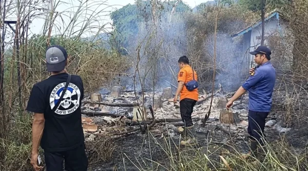 Lahan di Lereng Gunung Walat Sukabumi Terbakar