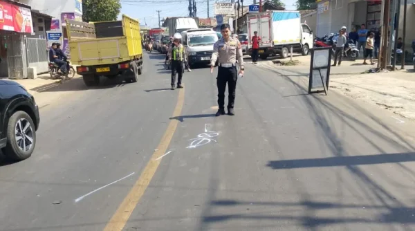 Kecelakaan Maut di Sukabumi, Pengendara Motor Hantam Dump Truk
