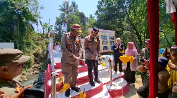 Jembatan Presisi Kamandoran di Karangtengah Sukabumi Diresmikan