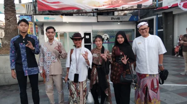 Batik Walk Semarakkan Bandung, Ratusan Warga Rayakan Warisan Budaya