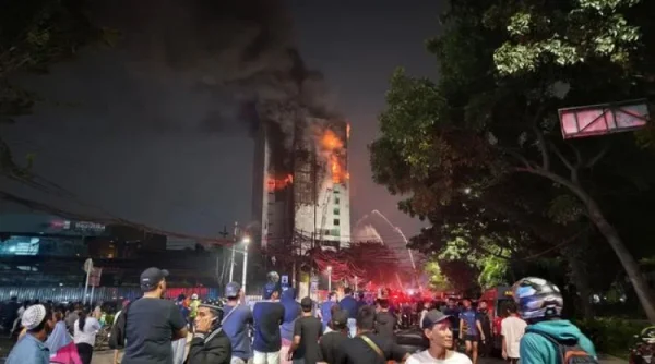 Gedung Bapenda Jakarta Terbakar, Jalan Abdul Muis Masih Ditutup