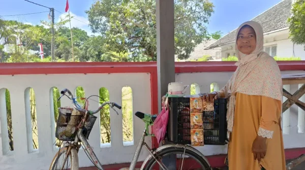 Jualan Kopi Keliling dengan Sepeda Pancal, Aisyah Tak Masuk Data Bansos